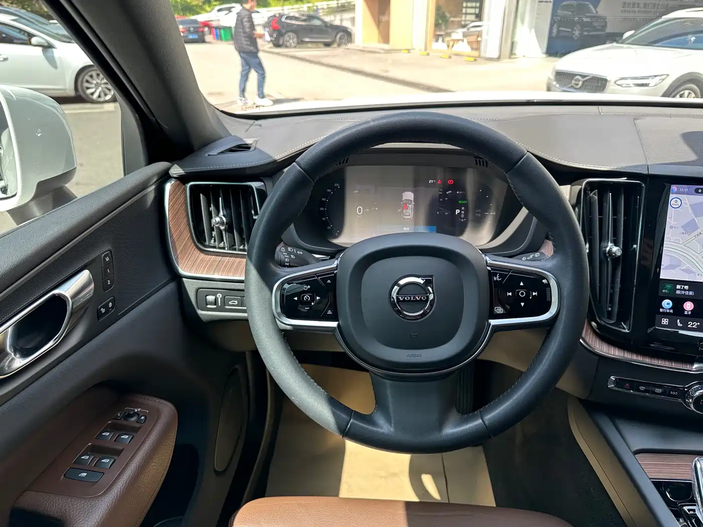 VOLVO XC60 PLUG-IN HYBRID