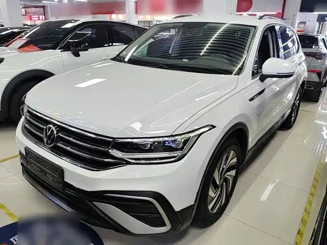 Volkswagen Tiguan L 330TSI, Автомат, моноприводный, Комфорт
