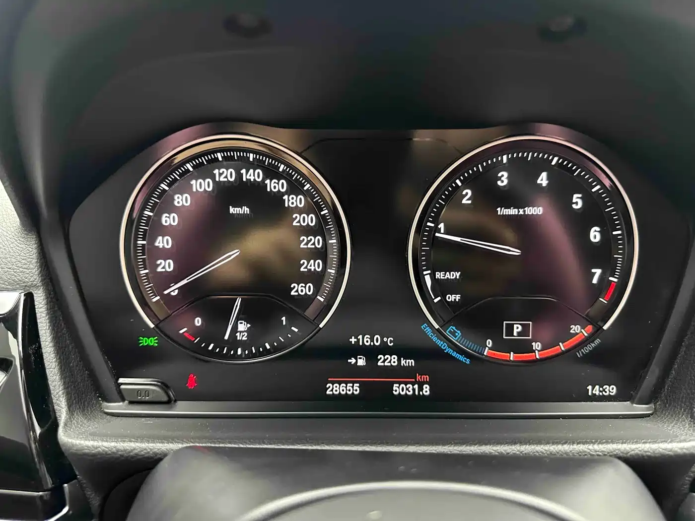 BMW 1 Series 2022 120i M Sport Shadow Edition фото 18