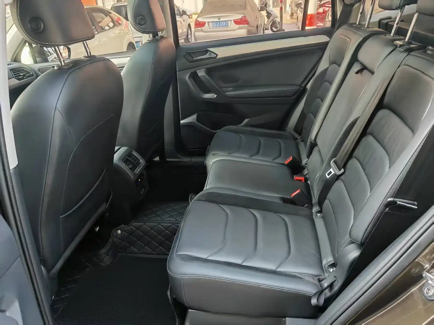 Volkswagen Tiguan L 2017 330TSI Automatic 2WD Luxury Edition фото 6