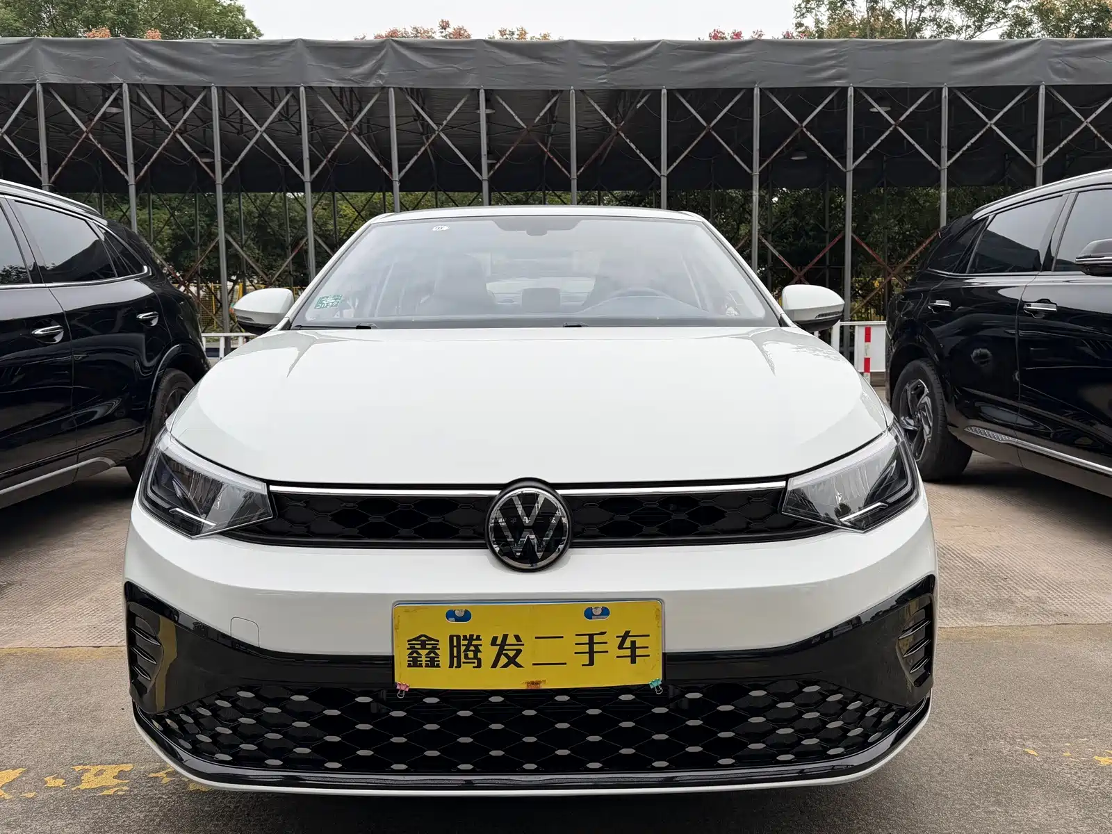 Photo 2 - Volkswagen Lavida