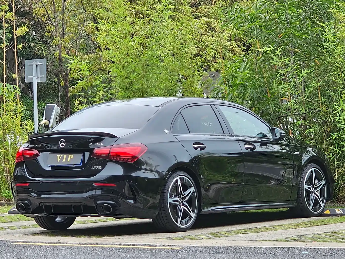 Mercedes-Benz A-Class AMG 2025 Facelift AMG A 35 L 4MATIC фото 11