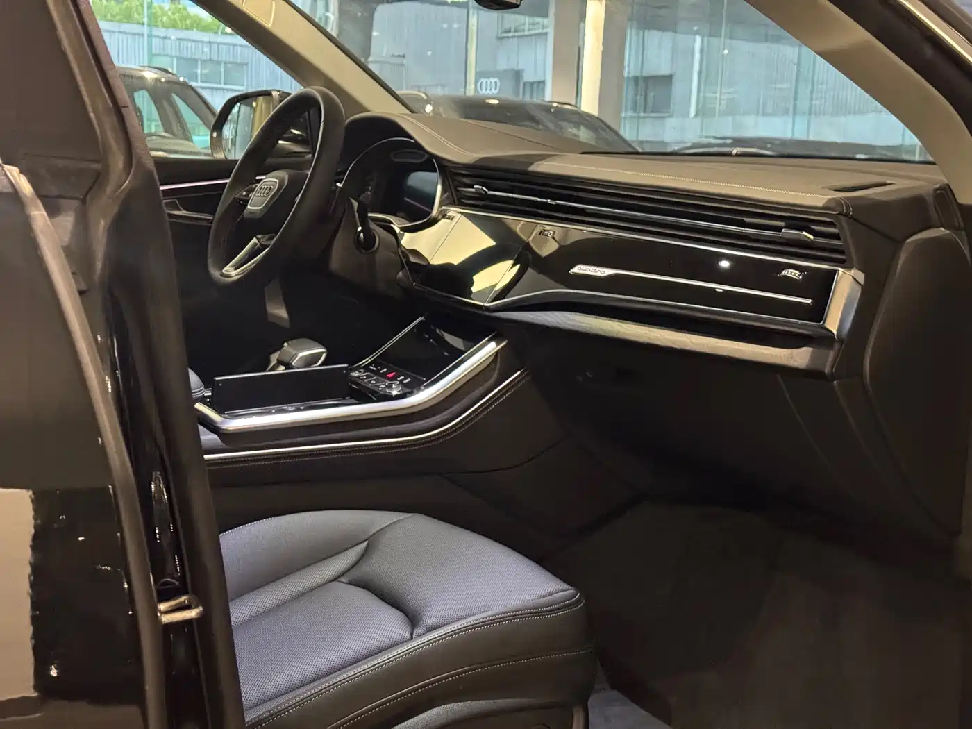 Audi Q8 2024 55 TFSI Luxury Sport фото 8