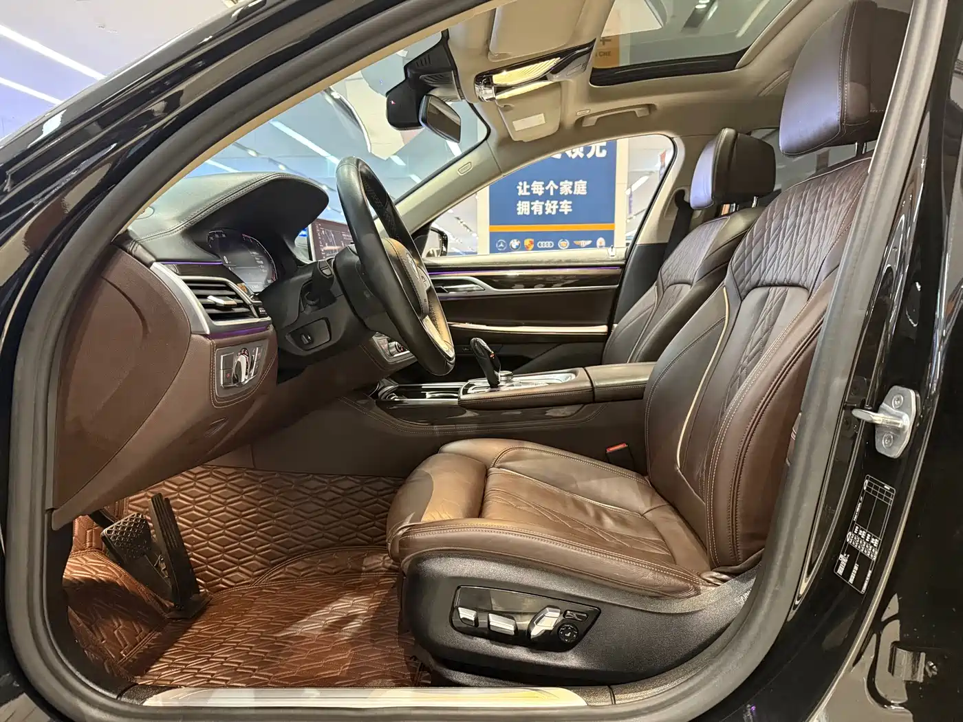 BMW 7 Series 2019 730Li Luxury Package фото 11