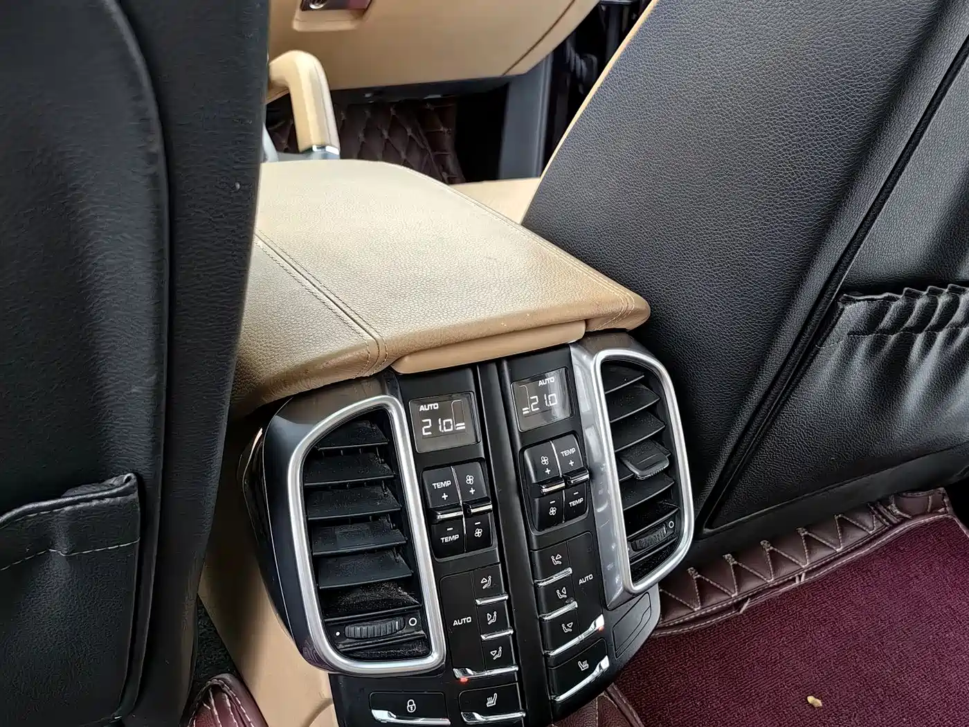 Porsche Cayenne 2014 Cayenne Platinum Edition 3.0T фото 14