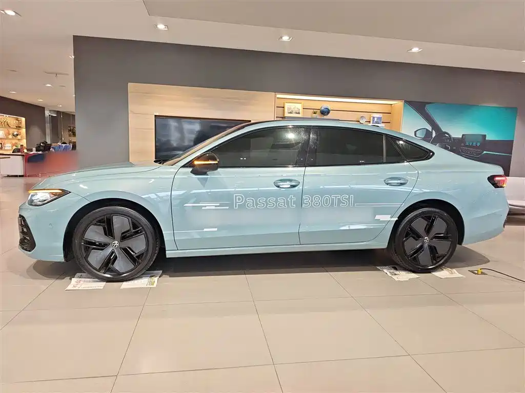Volkswagen Passat 2025 Model Pro 380TSI Starlight Dragon Premium Edition фото 5