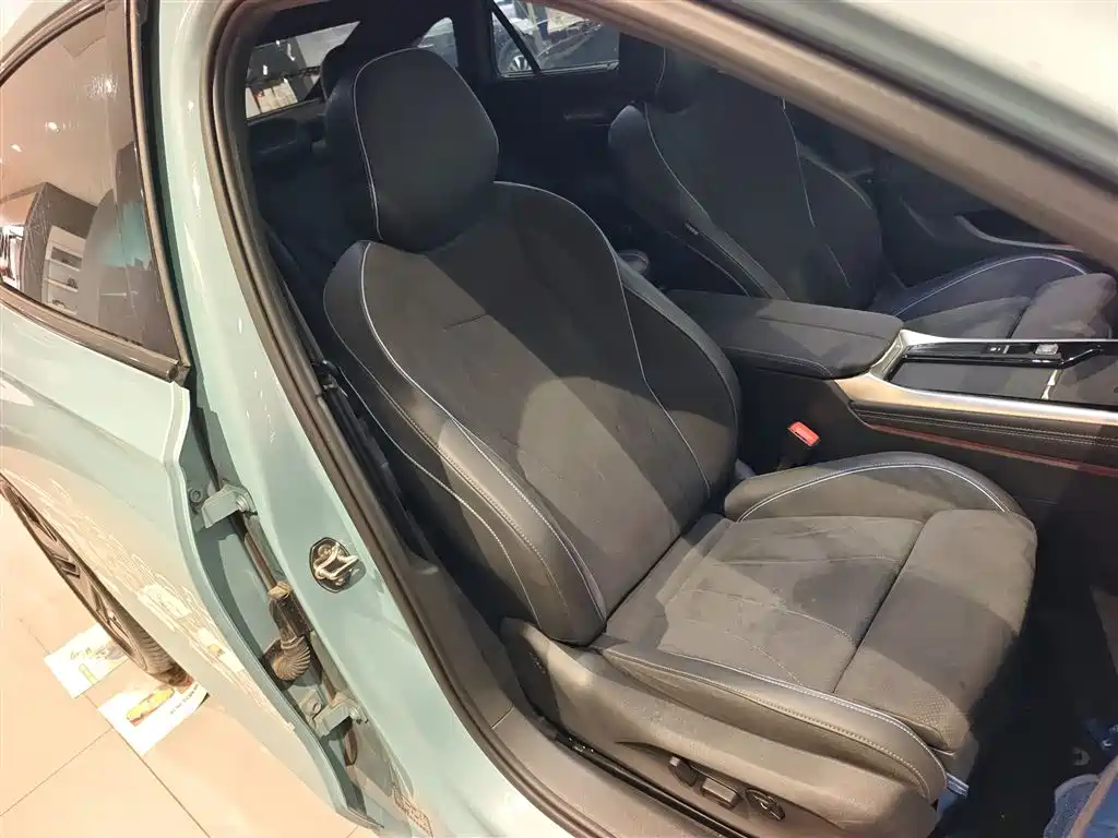 Volkswagen Passat 2025 Model Pro 380TSI Starlight Dragon Premium Edition фото 25