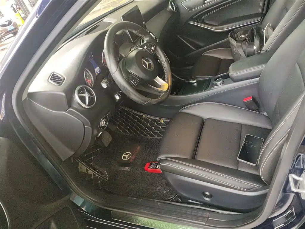 Mercedes-Benz GLA 2016 GLA 200 Dynamic фото 15