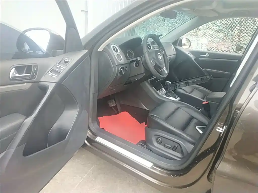 Volkswagen Tiguan 2013 1.8TSI Automatic 2WD Luxury Model фото 16