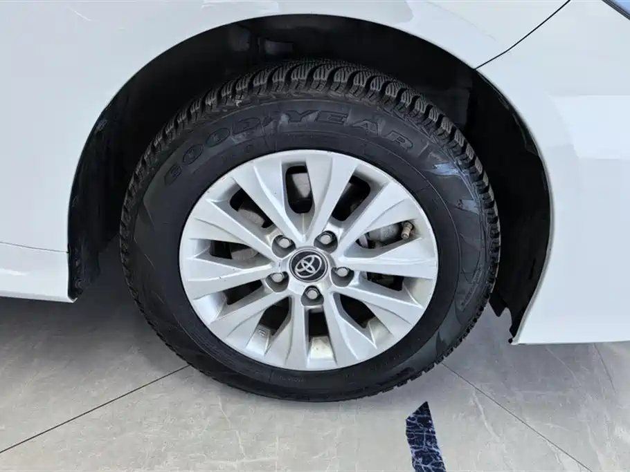 Toyota Corolla 2019 1.2T S-CVT GL Pioneer Edition фото 6