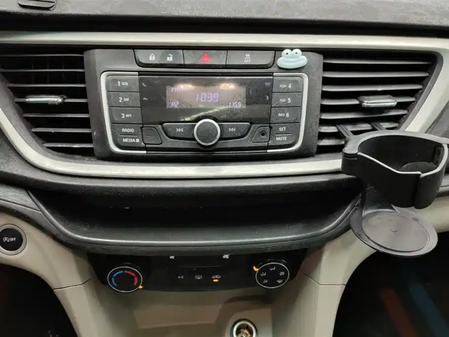 Buick Excelle 2019 15T Manual Elite Type China VI фото 13