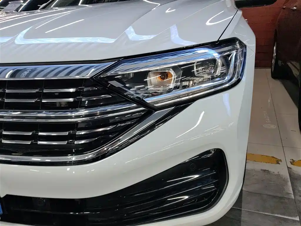 Volkswagen Sagitar 2023 300TSI DSG Surpassing Edition фото 24