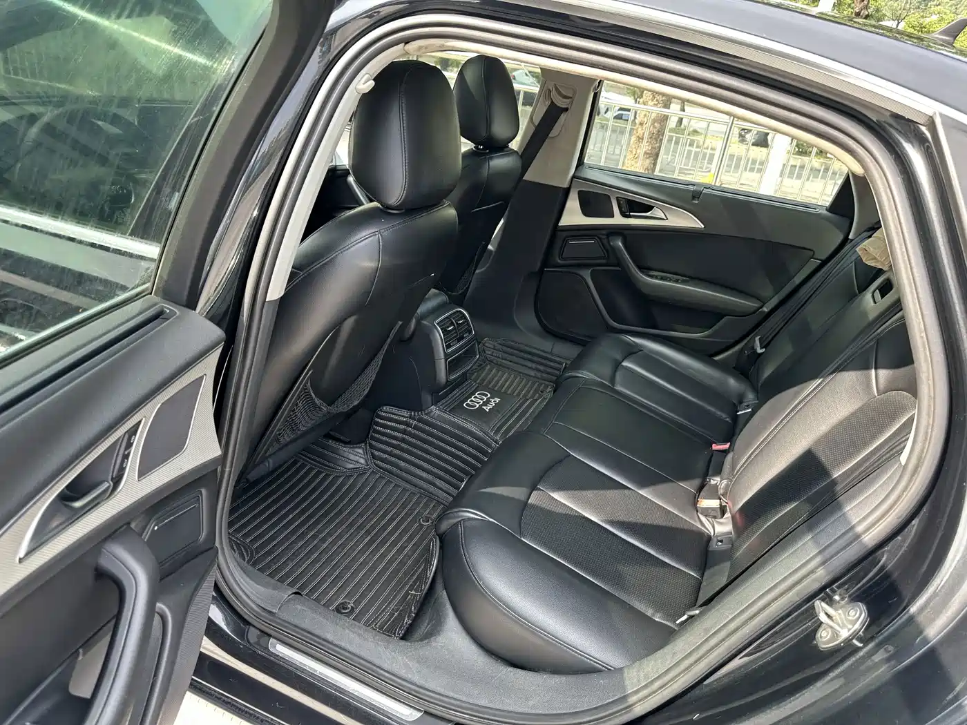 Photo 6 - Audi A6L