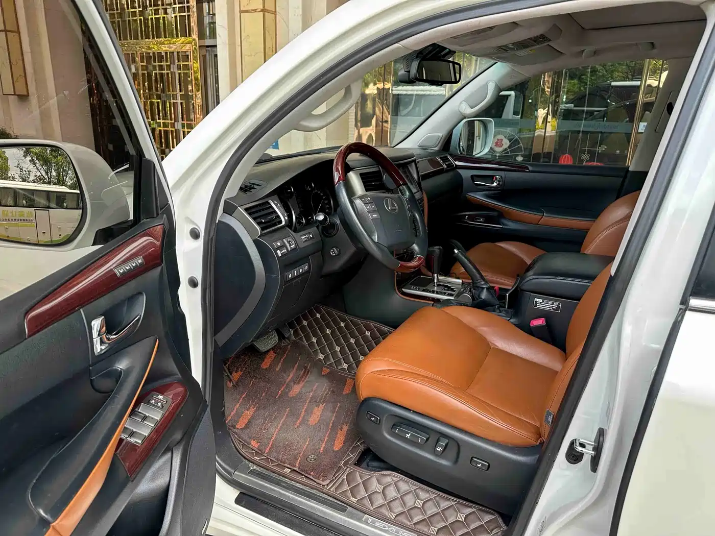 Lexus LX 2013 570 фото 9