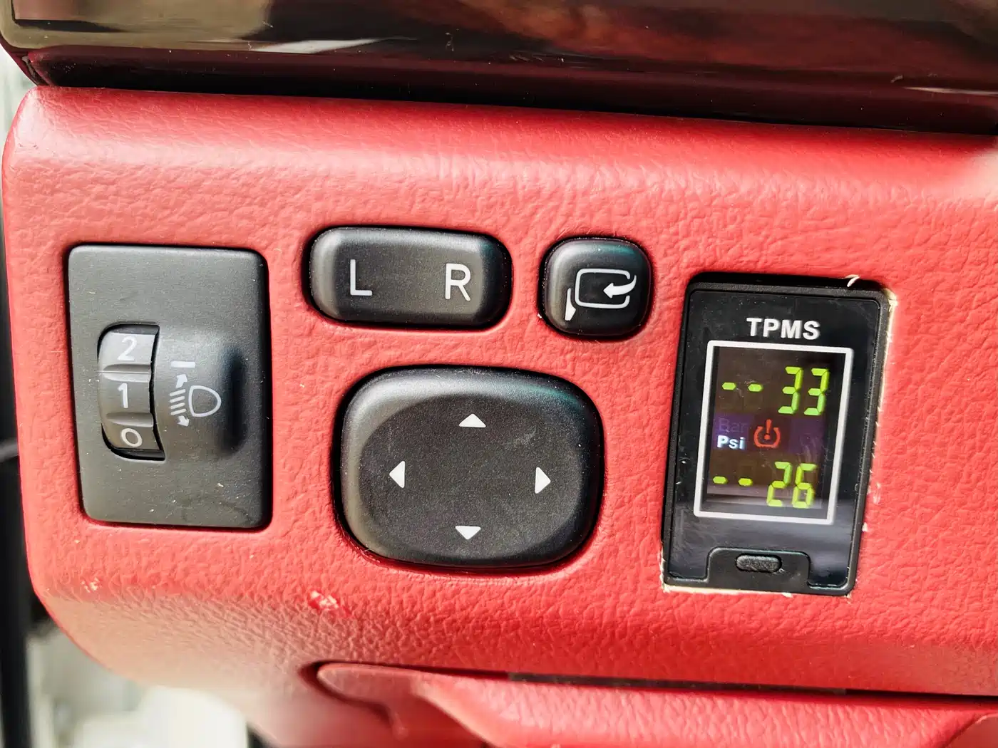Toyota Reiz 2010 2.5V Elegance Elite Edition фото 15