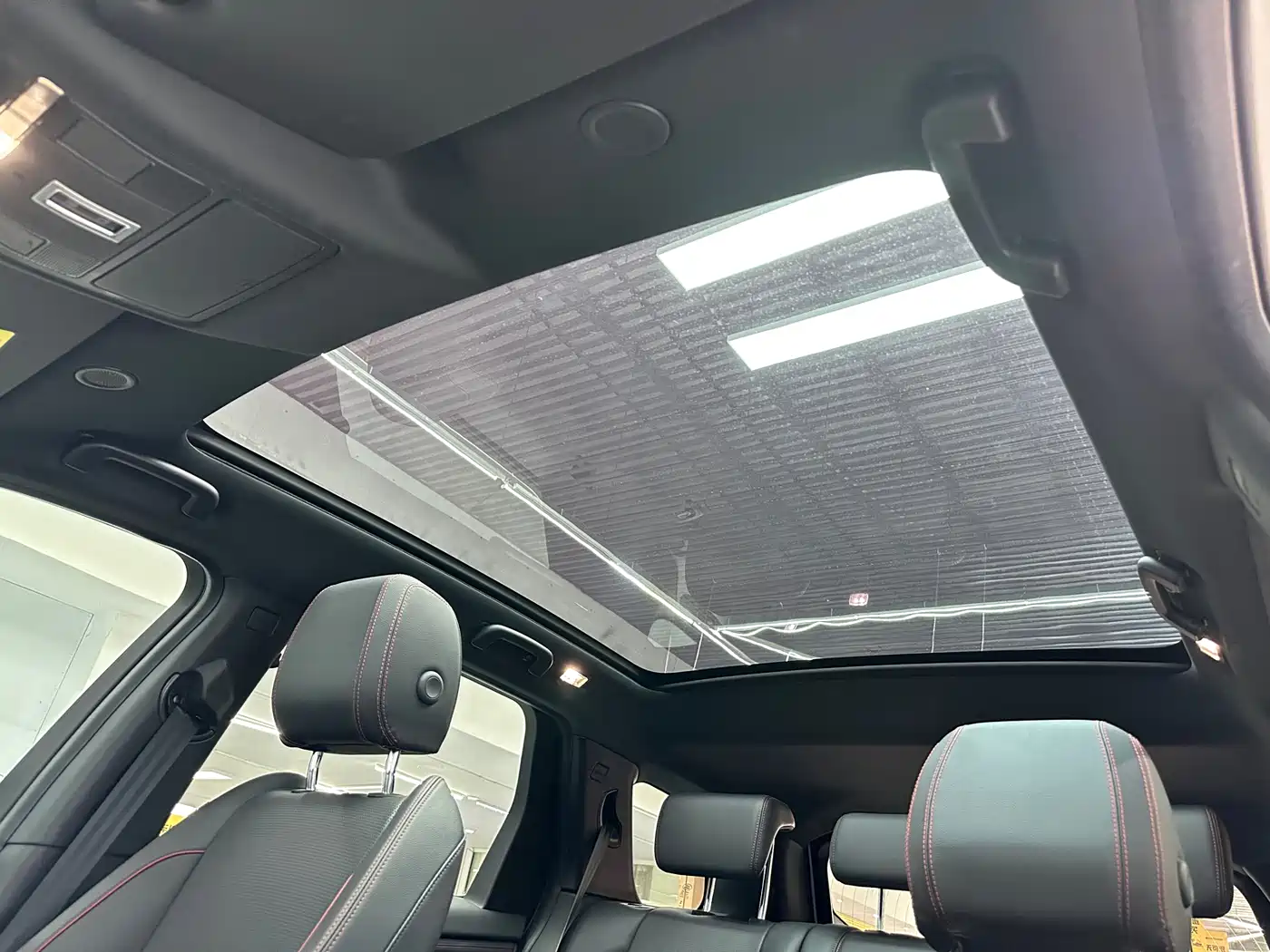 Land Rover Discovery Sport 2023 249PS R-Dynamic S Performance Version фото 17