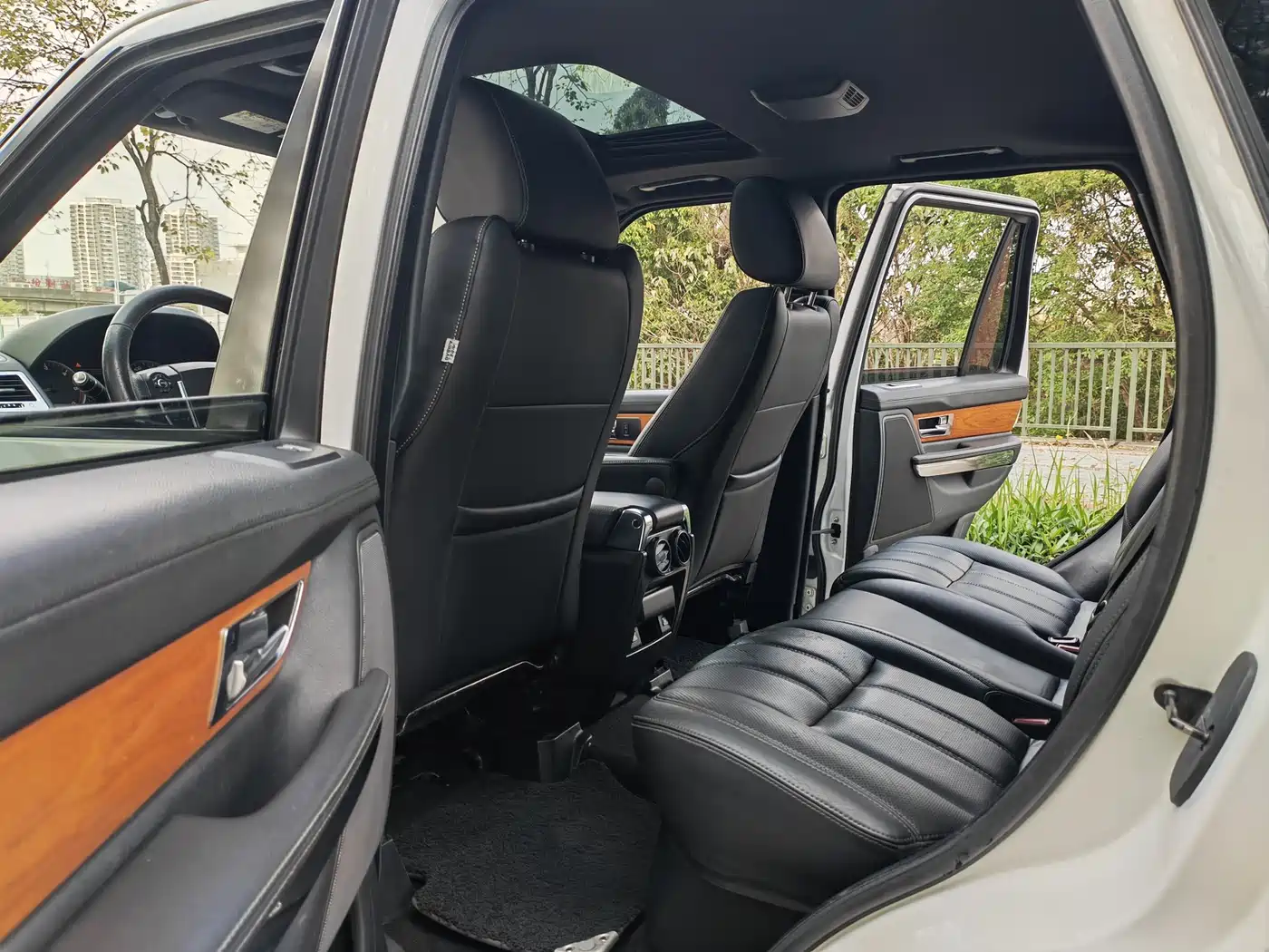 Land Rover Range Rover Sport 2012 3.0 TDV6 HSE Diesel Version фото 14