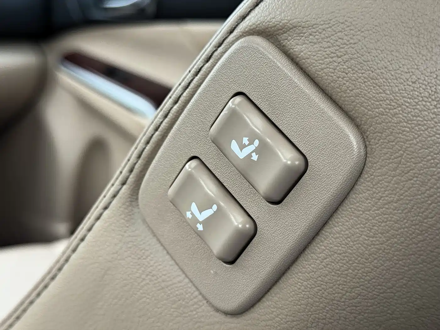 Toyota Camry 2012 2.0G Luxury Navigation Edition фото 15