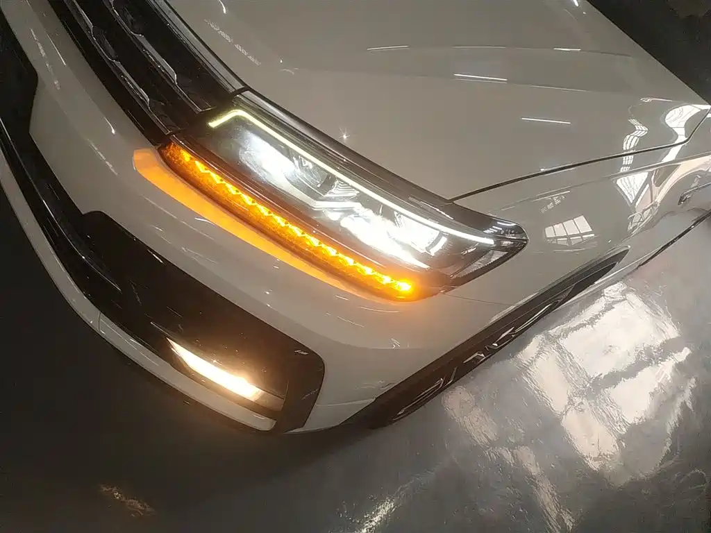 Volkswagen Tiguan L 2019 330TSI Automatic 2WD R-Line Flagship Edition China VI фото 24