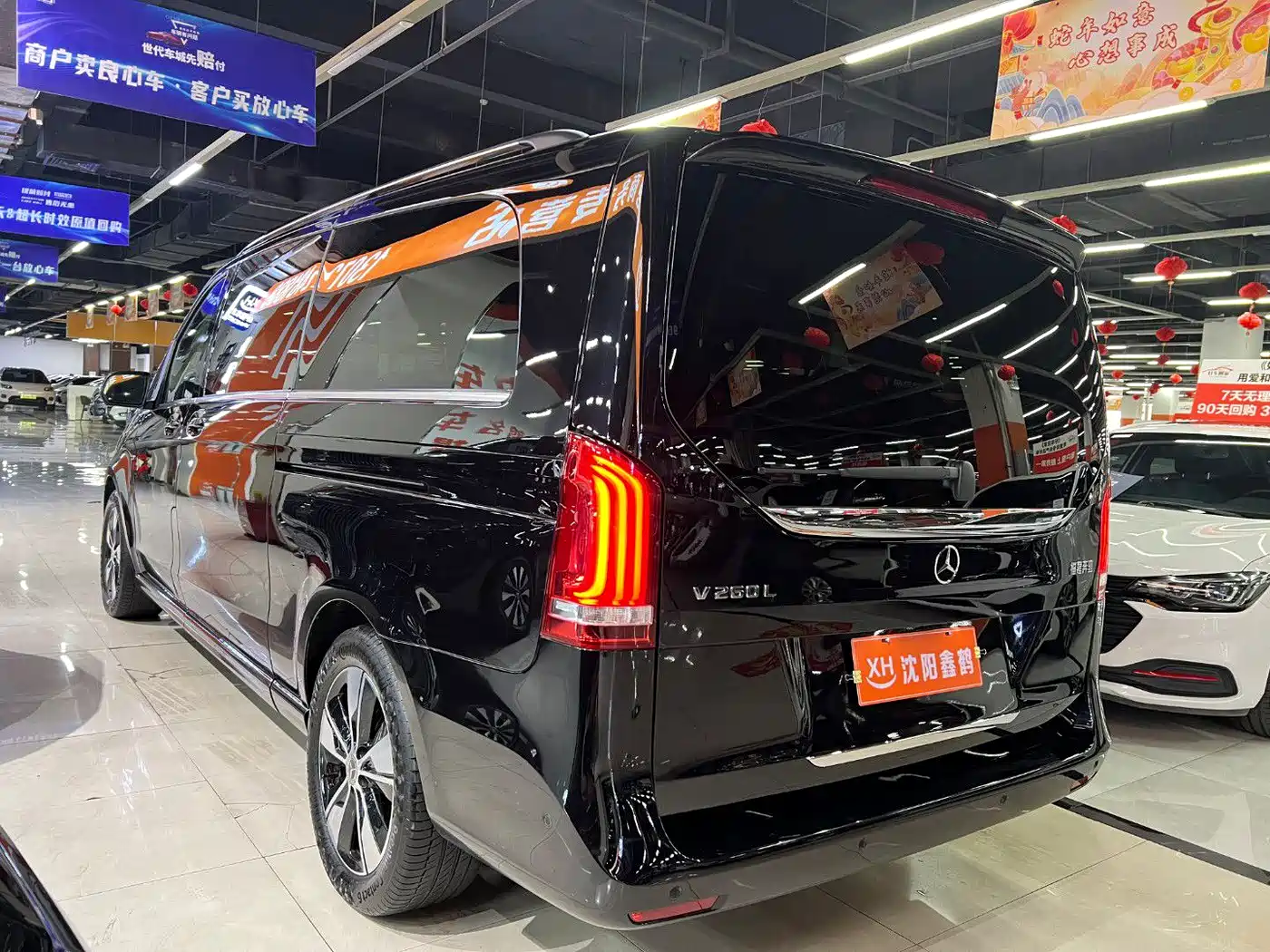 Mercedes-Benz V-Class 2022 V 260 L Long Wheelbase Prestige Edition фото 23
