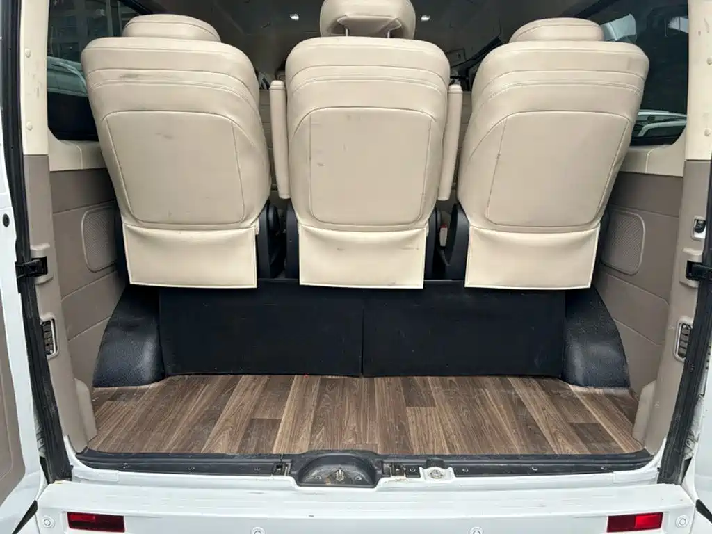Maxus Xintu V80 2025 2025 PRO Aoyun 2.0T AMT Long Wheelbase Medium Roof 6/7/8/9-Seater
