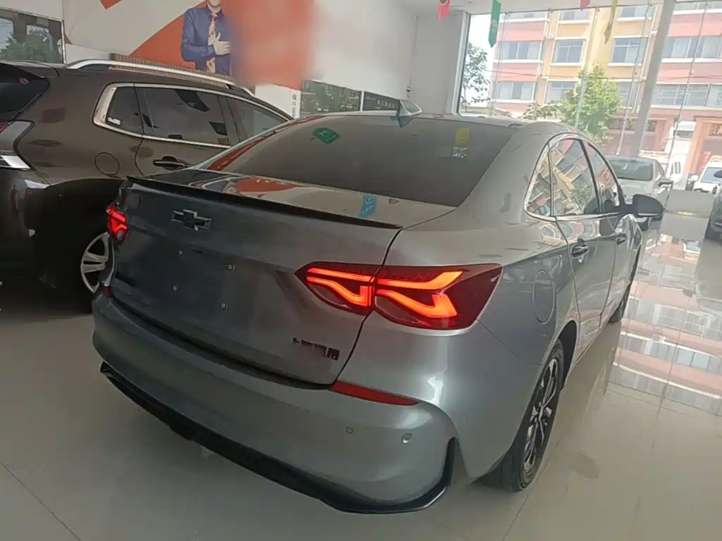 CHEVROLET CRUZE