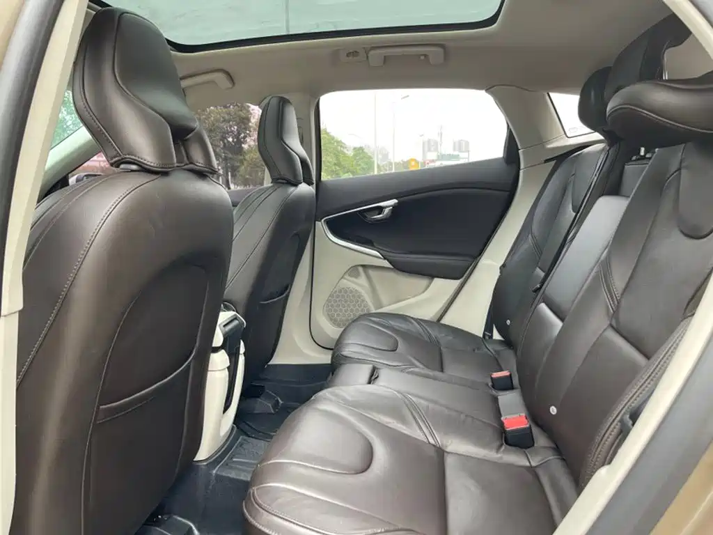 Volvo V40 2016 2015 1.6T Smart Comfort Edition