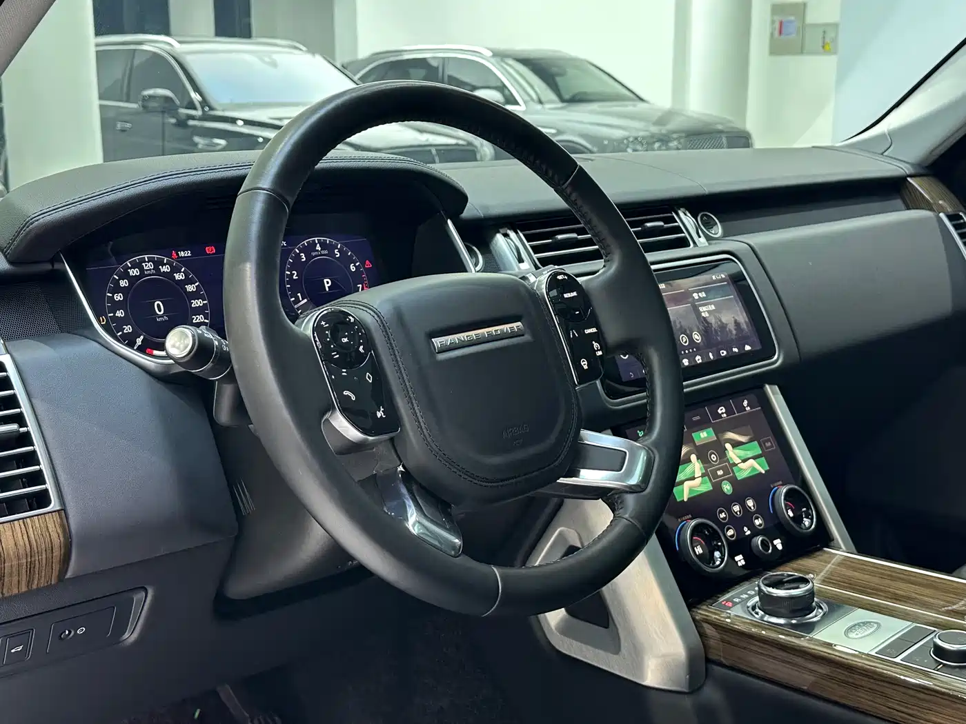 Land Rover Range Rover 2018 3.0 SC V6 Vogue Heritage Extended Edition фото 8