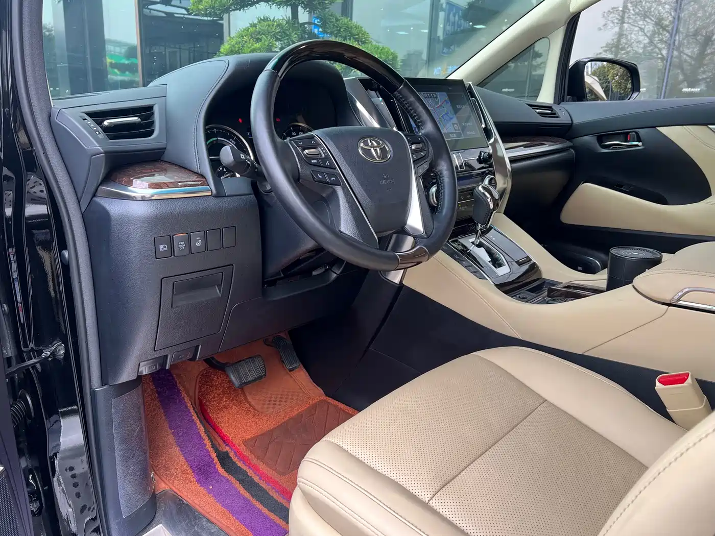 Toyota Alphard 2021 Hybrid 2.5L Luxury фото 2