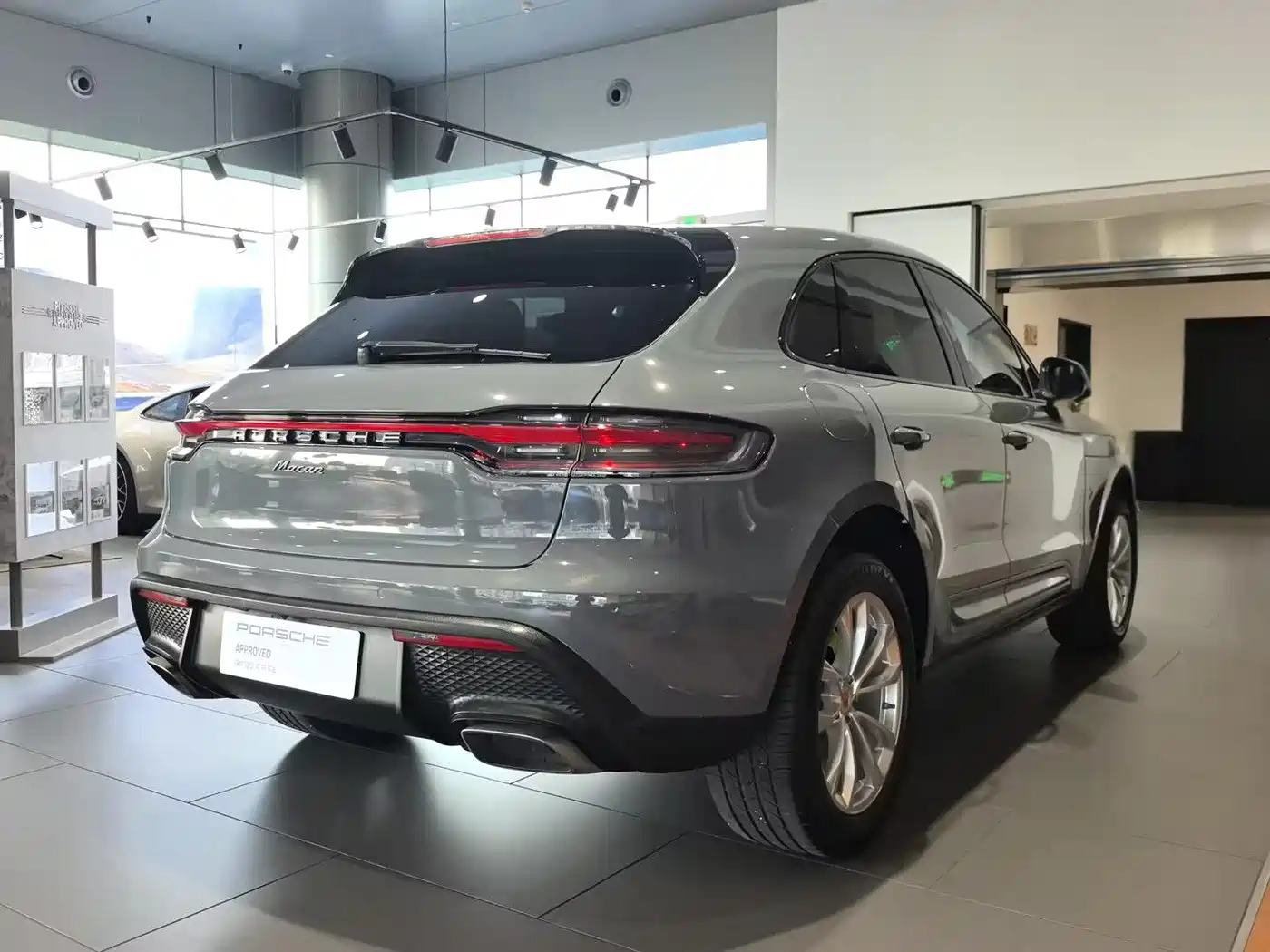 Porsche Macan 2023 Macan 2.0T фото 6