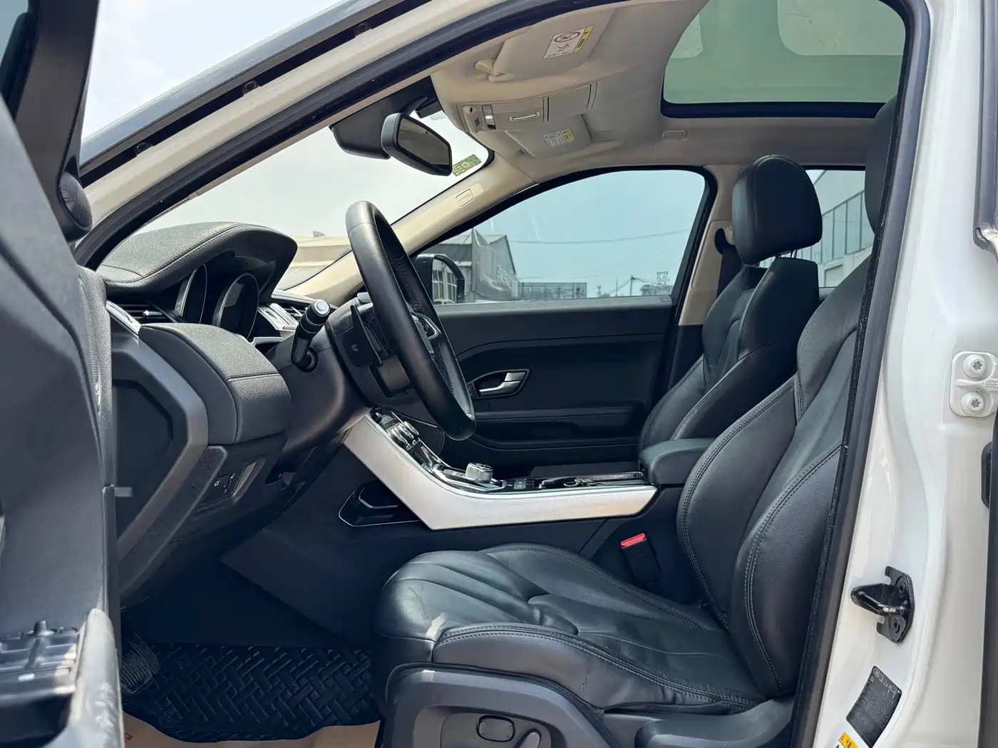 Land Rover Range Rover Evoque 2017 2.0T HSE DYNAMIC Edition фото 11