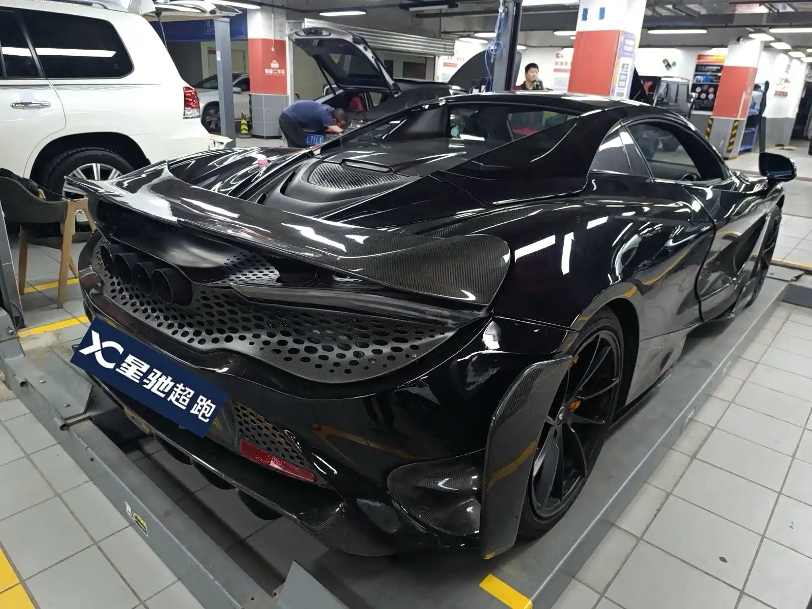 Фото 3 - McLaren 720S