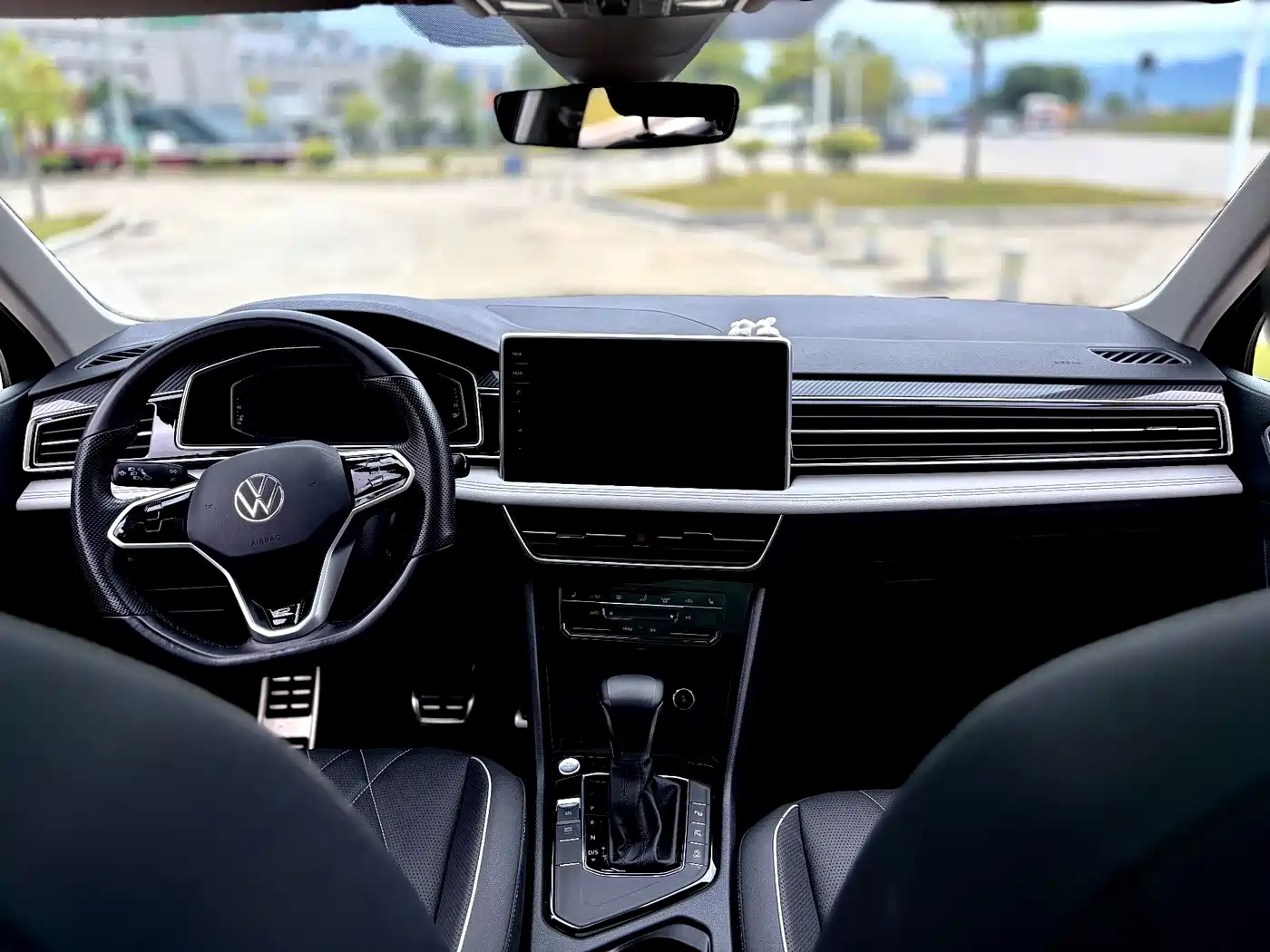 Volkswagen Tiguan L 2023 330TSI Auto 2WD R-Line Premium Edition фото 5