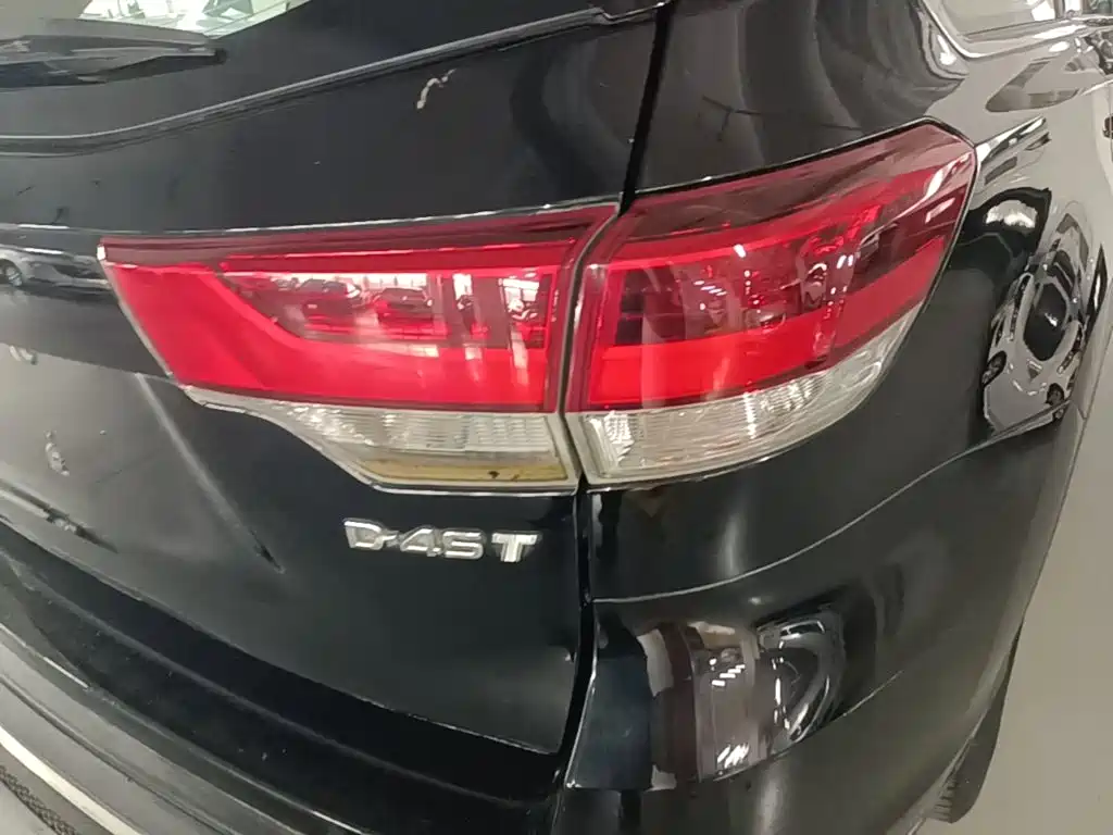 Фото 8 - Toyota Highlander