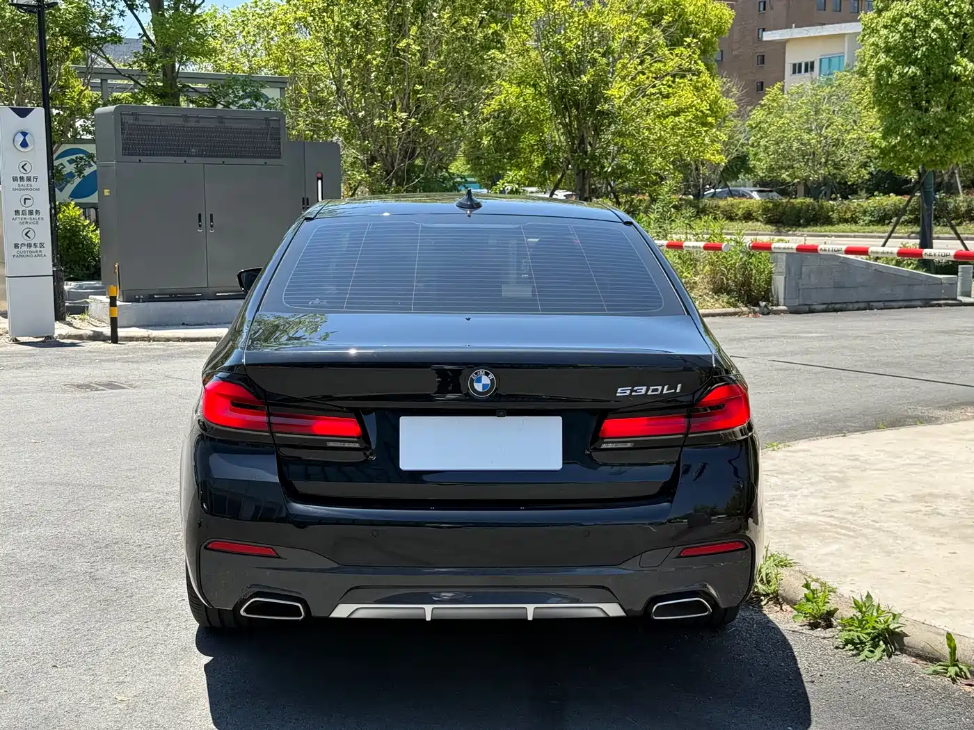 BMW 5 Series 2023 530Li Leading Luxury Package фото 6