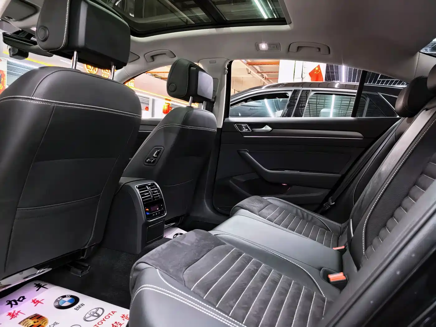 Volkswagen Magotan 2023 Model 2 Million Commemorative Edition 330TSI DSG Luxury фото 13