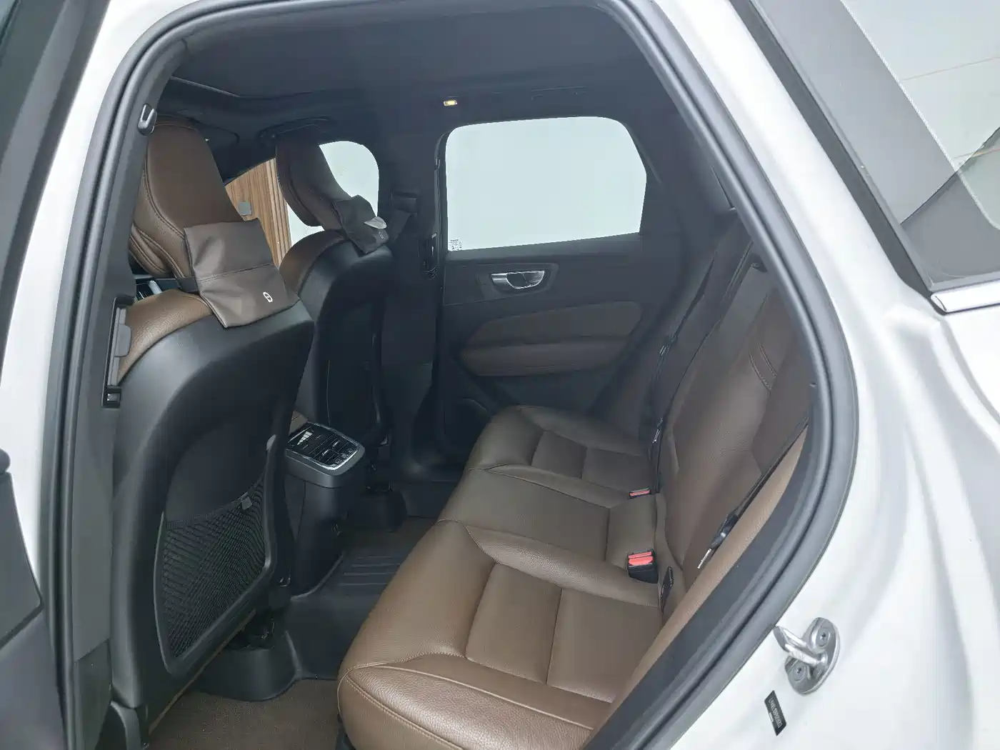 Photo 5 - Volvo XC60
