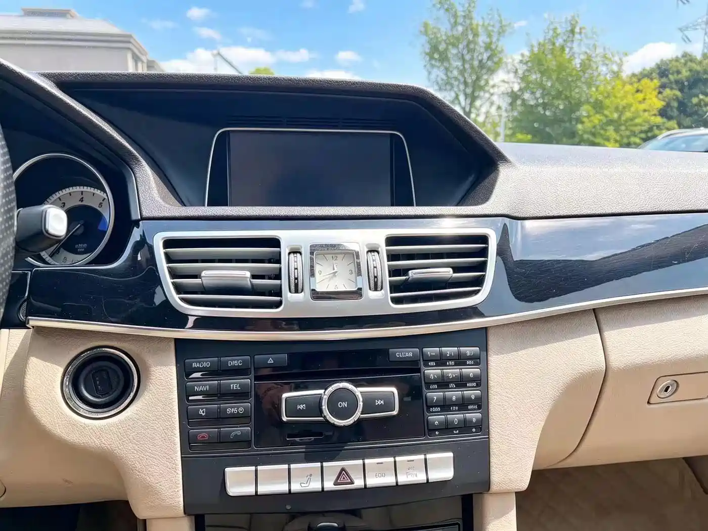 Mercedes-Benz E-Class 2014 E 260 L Sport фото 13
