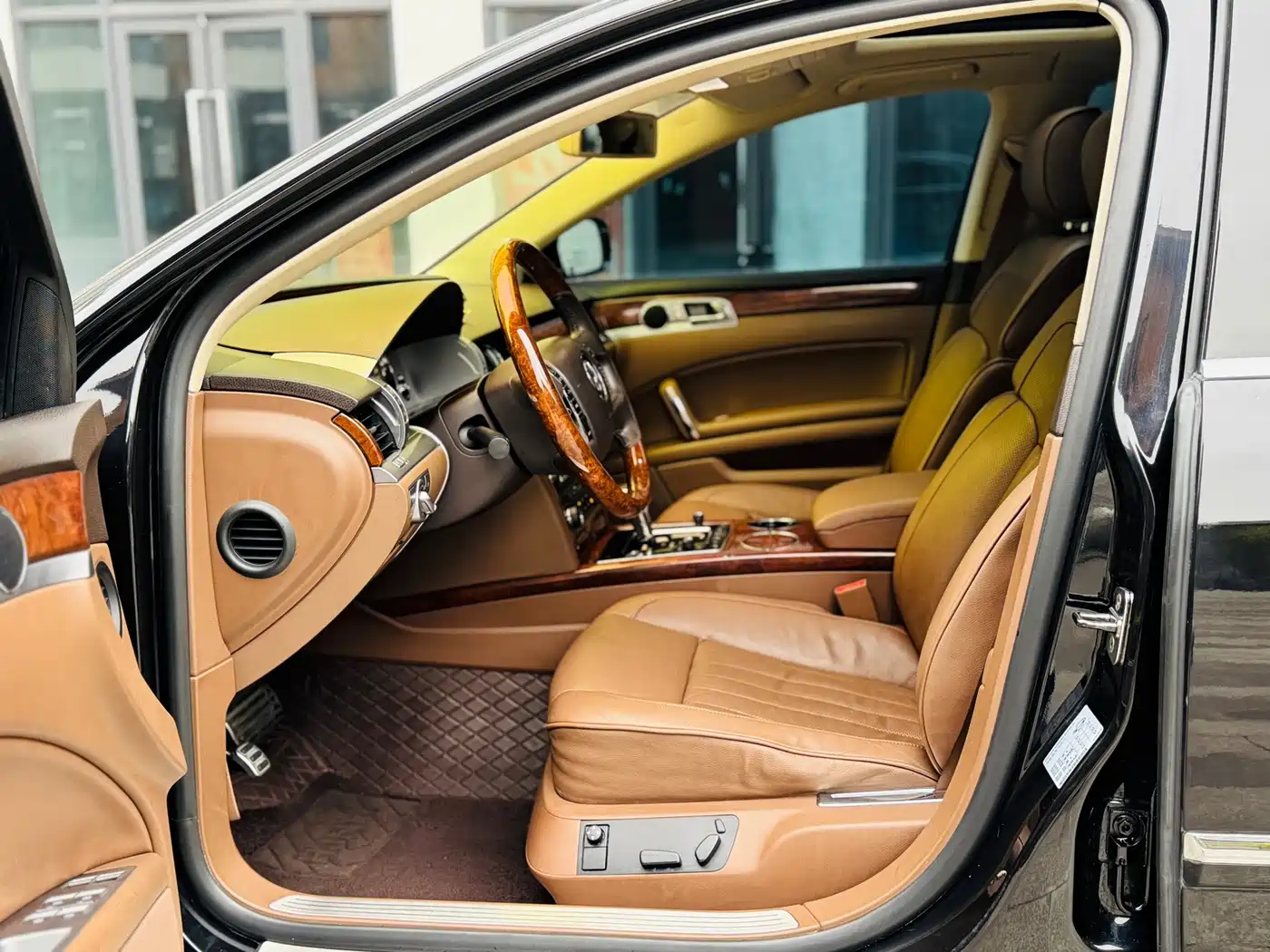 Volkswagen Phaeton 2012 3.0L Executive фото 11