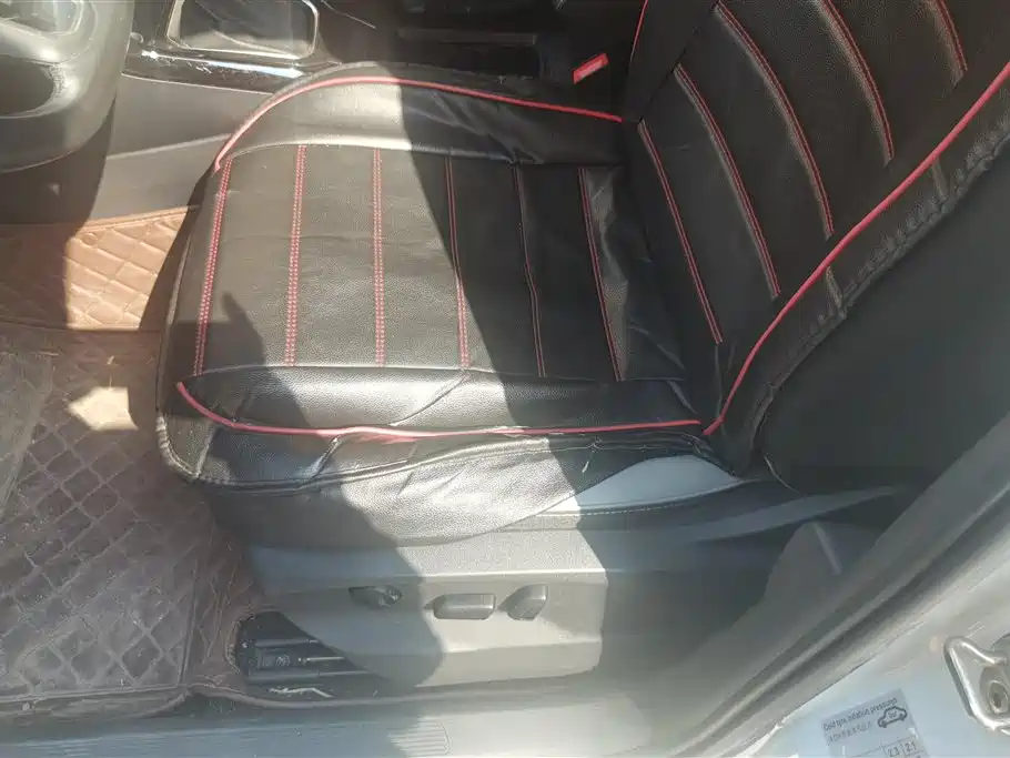 VOLKSWAGEN T ROC EXPLORING SONGS