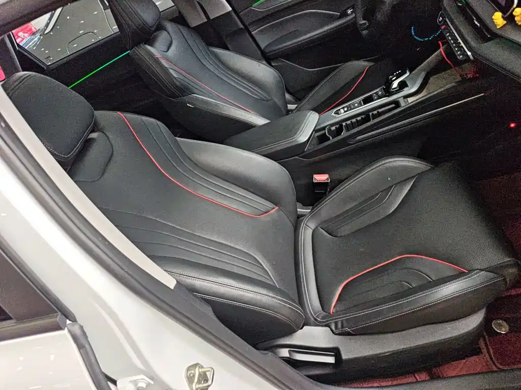 Фото 25 - Geely Binrui