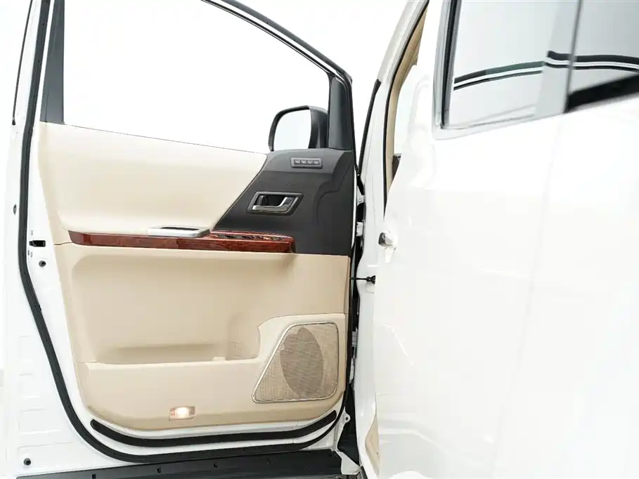 Toyota Alphard 2011 3.5L Luxury Edition фото 5