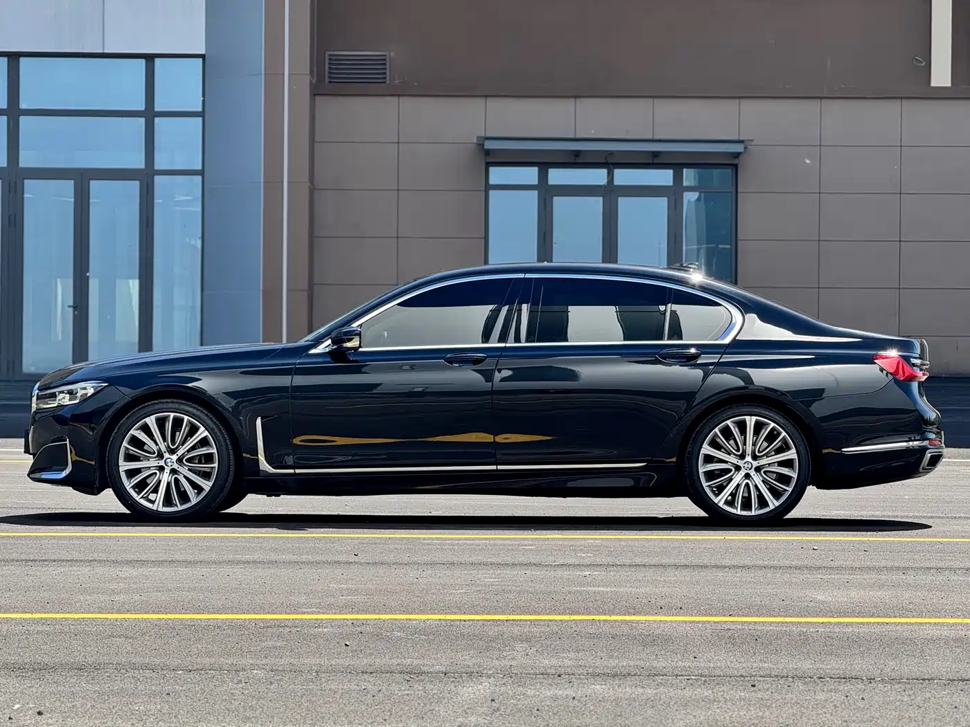 BMW 7 SERIES