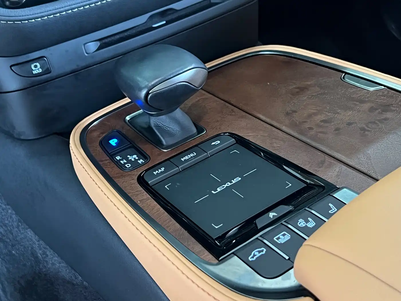 Lexus LS 2021 500h Excellence Edition фото 12