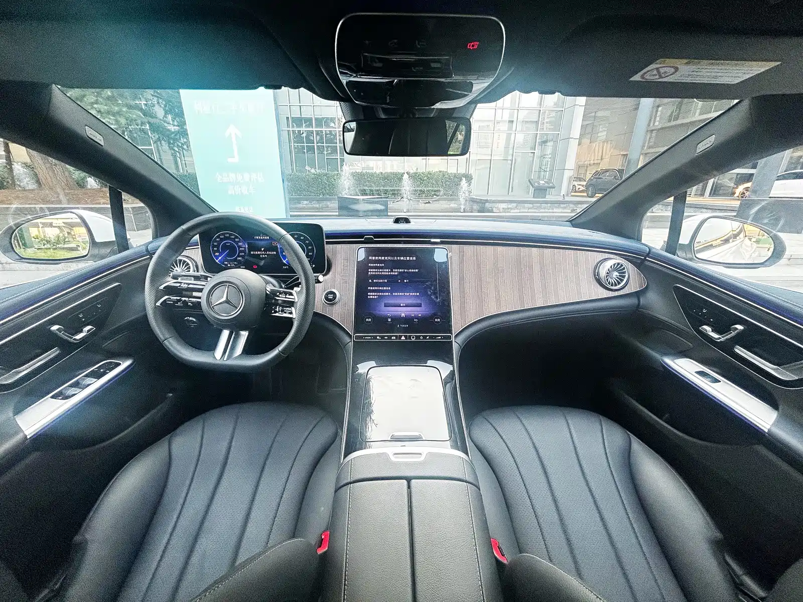 Фото 8 - Mercedes-Benz EQE