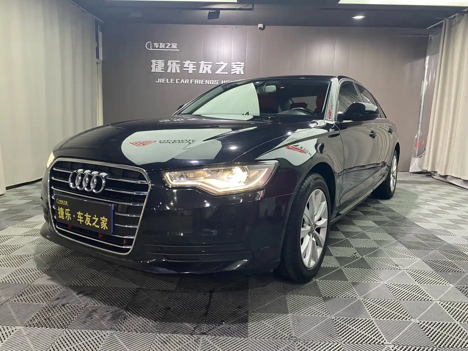 Фото 1 - Audi A6L