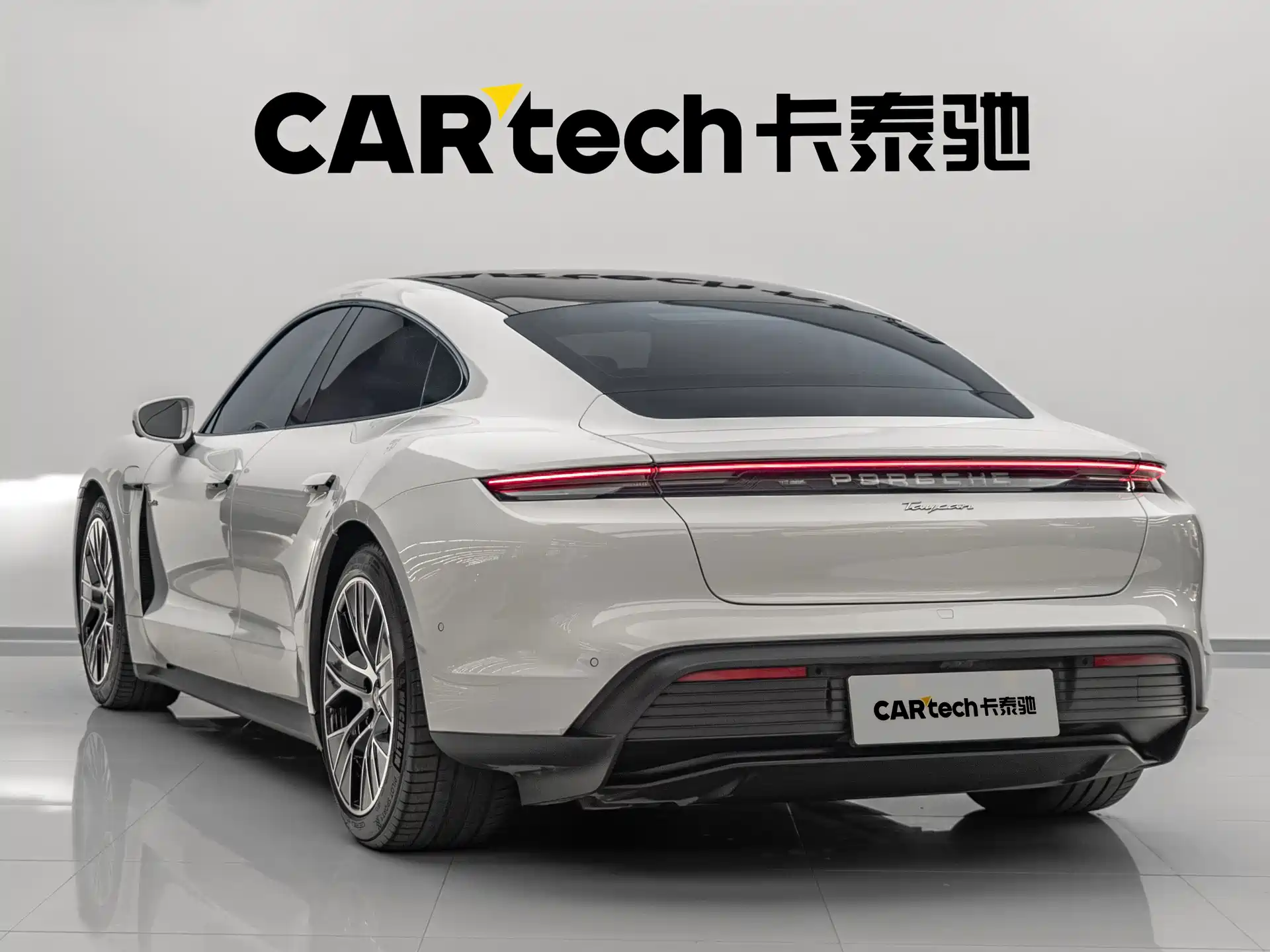 Фото 5 - Porsche Taycan