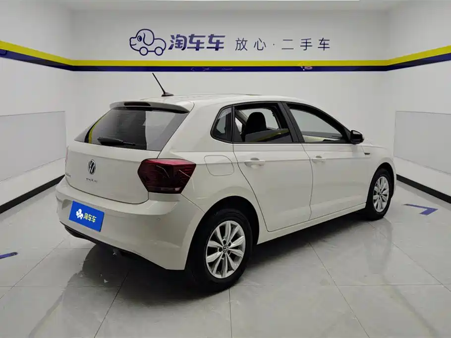 Volkswagen Polo 2021 Plus 1.5L Automatic Colorful Tech Edition фото 3