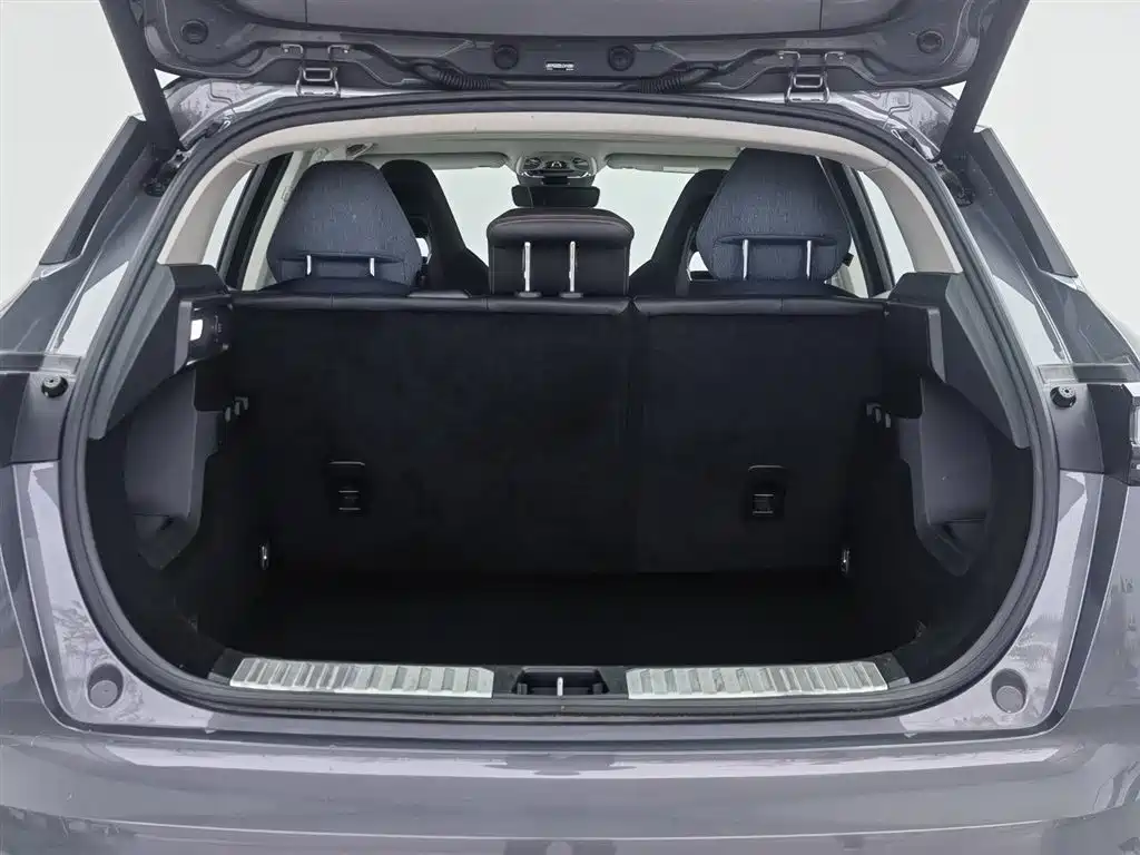 Lynk & Co 06 2020 1.5T Halo фото 16
