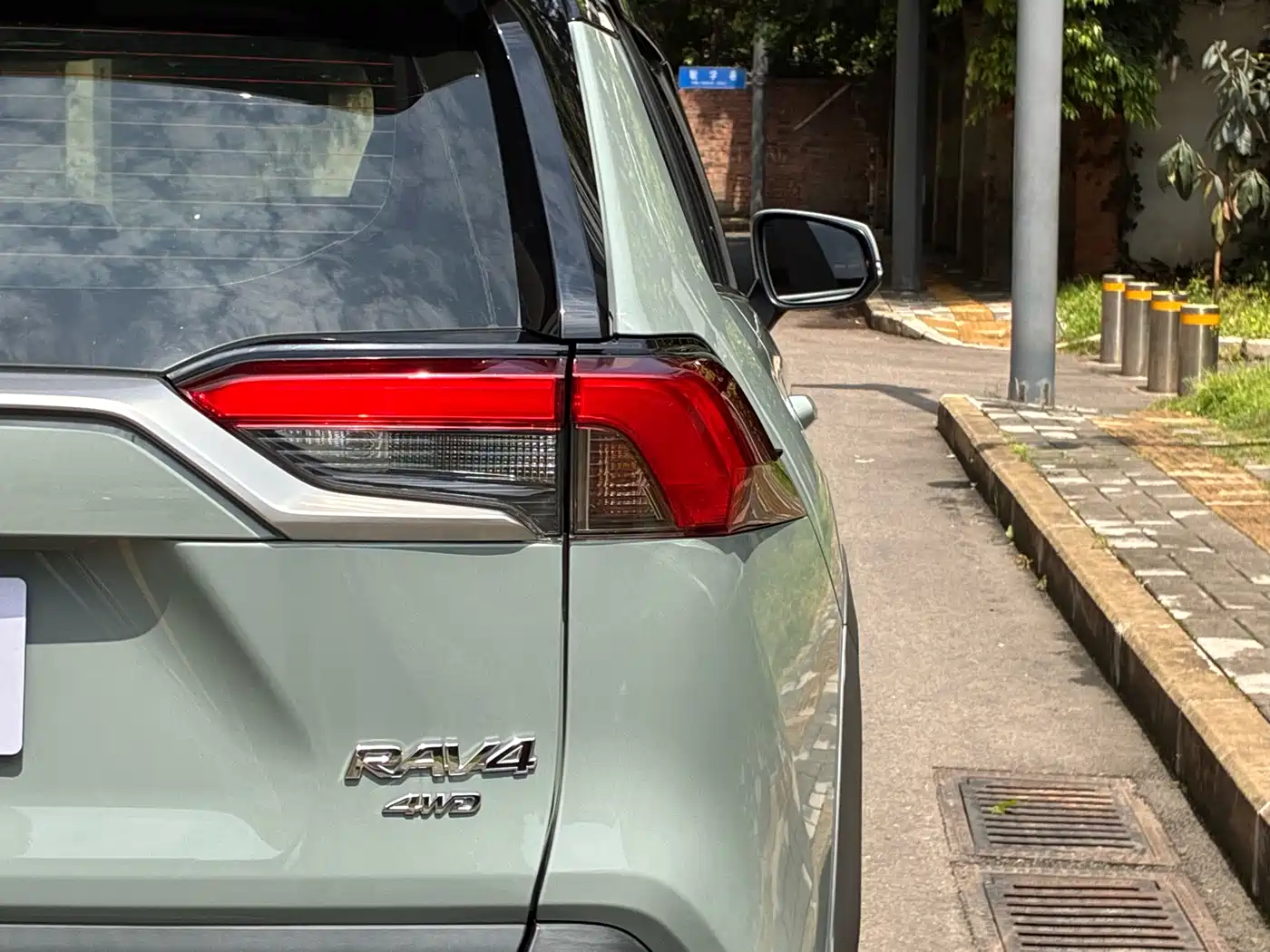 Toyota RAV4 Rongfang 2020 2.0L CVT 4WD Premium Edition фото 8